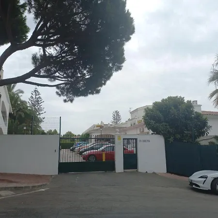 Milla De Oro/ Golden Mille Apartment *